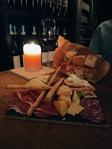 Comentarii opinii despre Nebbiolo Winebar