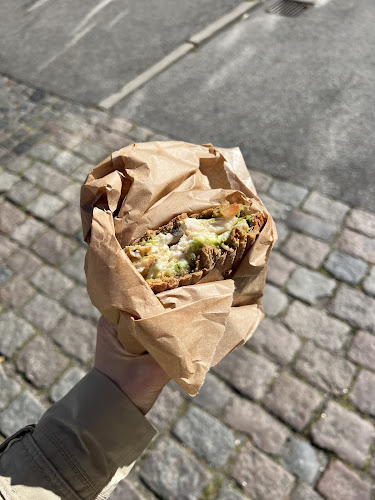 Comentarii opinii despre Clausens sandwich og juice