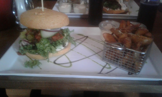 Byens Burger & Cafe - Gastronomi og hotelvirksomhed