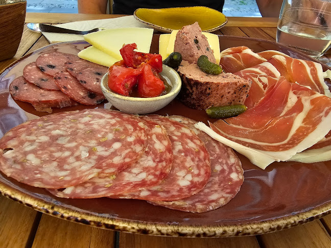 Villa Vino - Gastronomi og hotelvirksomhed