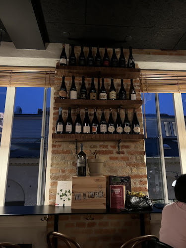 rino vinofino - Gastronomi og hotelvirksomhed