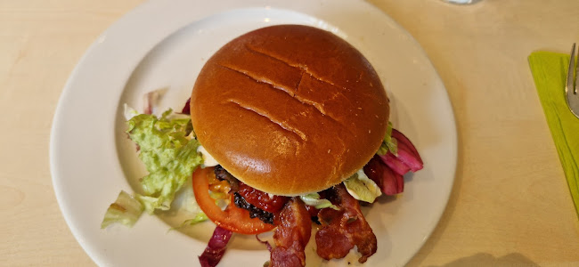 Opinii despre Restaurant Ekkodalshuset în Aakirkeby - Gastronomi og hotelvirksomhed