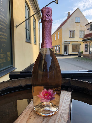 Comentarii opinii despre Dragør Vinhandel ApS