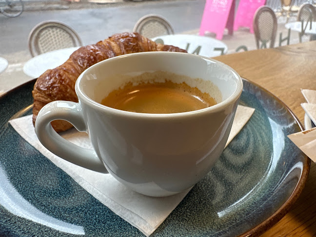 Comentarii opinii despre Petit Cafe