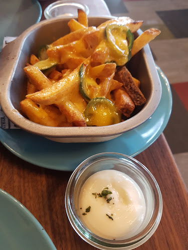 Comentarii opinii despre Sallie’s Restaurant & Snack Bar