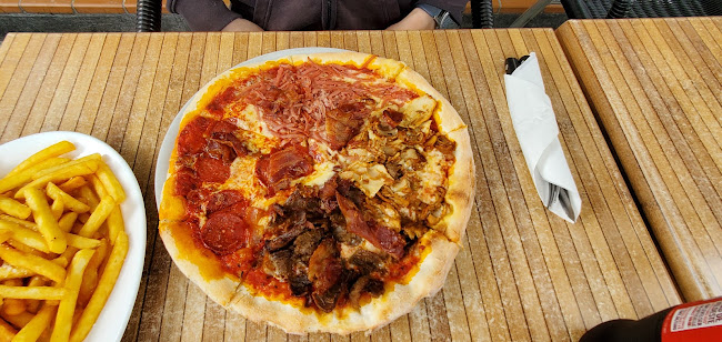 Opinii despre Pizza og Kebab House în Rønne - Gastronomi og hotelvirksomhed