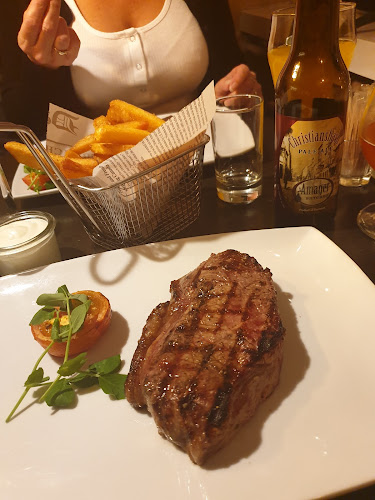 Larsens Bøfhus - Gastronomi og hotelvirksomhed