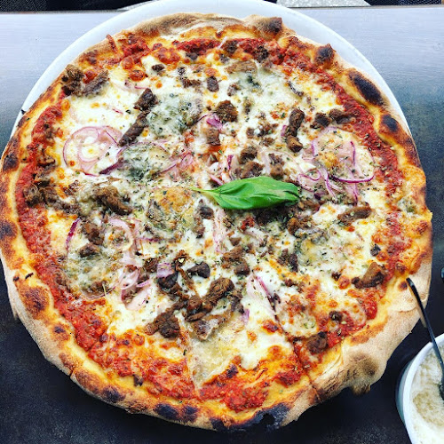 Esmeralda Pizza Amager - Gastronomi og hotelvirksomhed