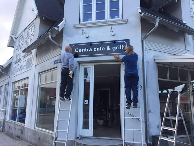 Centra Café & Grill