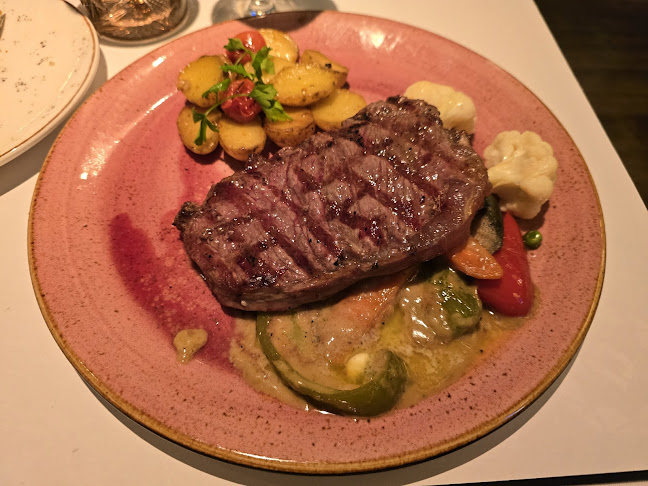 Le Diamant Bistro 59 - Gastronomi og hotelvirksomhed