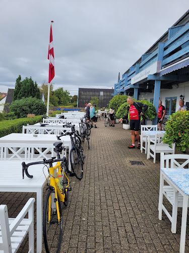 Opinii despre Restaurant Mols Bjerge în Knebel - Gastronomi og hotelvirksomhed