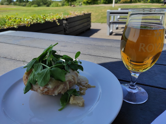 Opinii despre Café På toppen în Rønde - Gastronomi og hotelvirksomhed