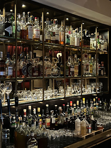 Comentarii opinii despre Tata Cocktail Bar