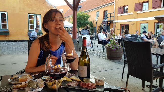 Opinii despre Vinbaren Køge în Køge - Gastronomi og hotelvirksomhed
