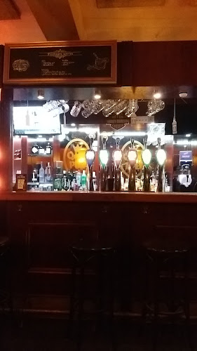 Queen's Pub & Dance - Gastronomi og hotelvirksomhed