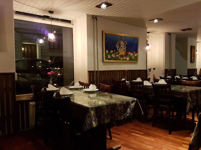 Ban Gaw - Gastronomi og hotelvirksomhed