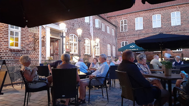 Opinii despre Restaurant Vægterkælderen în Ribe - Gastronomi og hotelvirksomhed