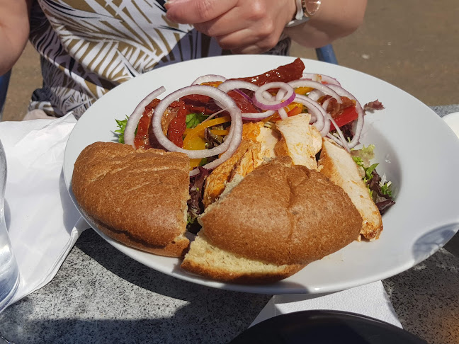 Opinii despre StrandBaren în Henne - Gastronomi og hotelvirksomhed