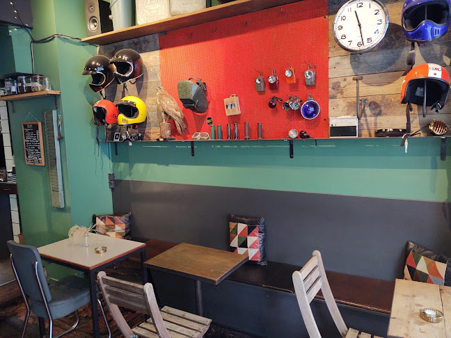 Petról Kaffe & Gear - Indre By