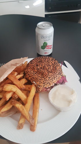 Opinii despre Social Grill Birkerød (Birkegrillen) în Birkerød - Gastronomi og hotelvirksomhed