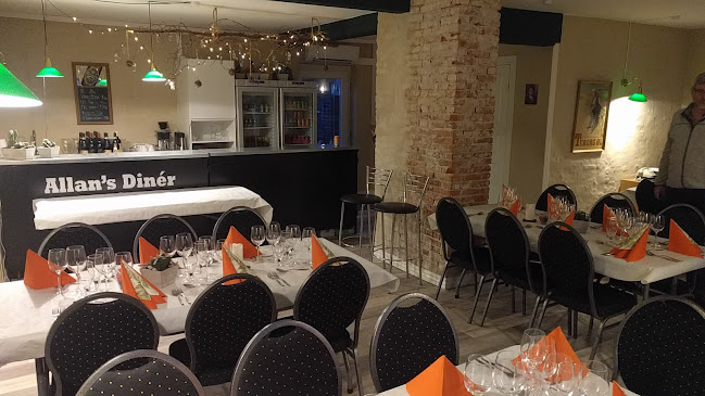 Allan's Dinér - Ansager