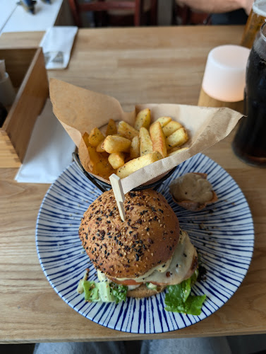 Mommark Marina - Gastronomi og hotelvirksomhed