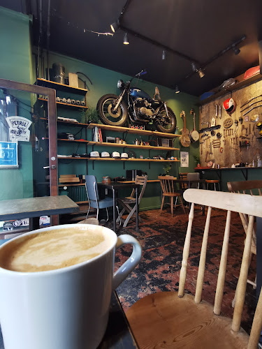 Petról Kaffe & Gear - Indre By