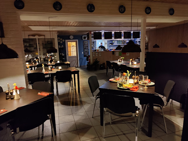Opinii despre Café Bondestuen în Løgstør - Gastronomi og hotelvirksomhed