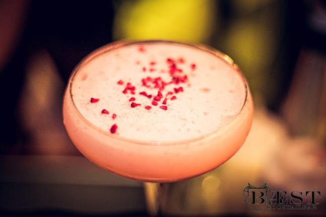 Opinii despre Bæst Cocktailbar în København - Gastronomi og hotelvirksomhed