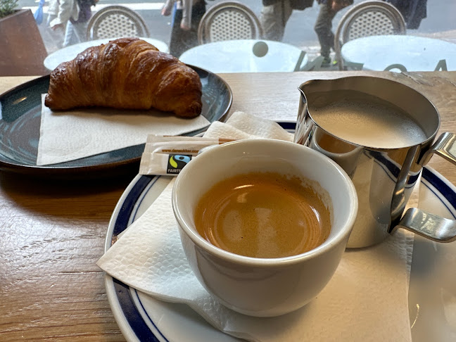 Petit Cafe - Gastronomi og hotelvirksomhed