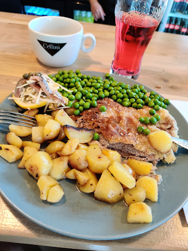 Opinii despre Cafe Mee og sportsbar în Frederiksværk - Gastronomi og hotelvirksomhed