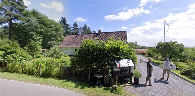 "Ejendommens" lille vejbod