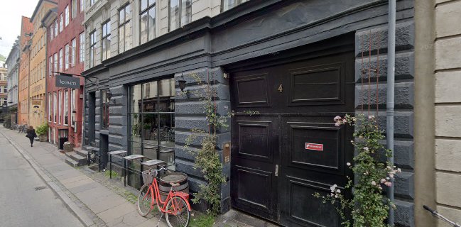 Leaven Champagne- & Vinbar