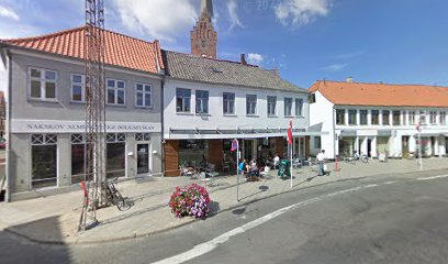 Raihan Pizzaria v/Latifa Hanif