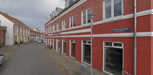 Reina Pizza & Restaurant