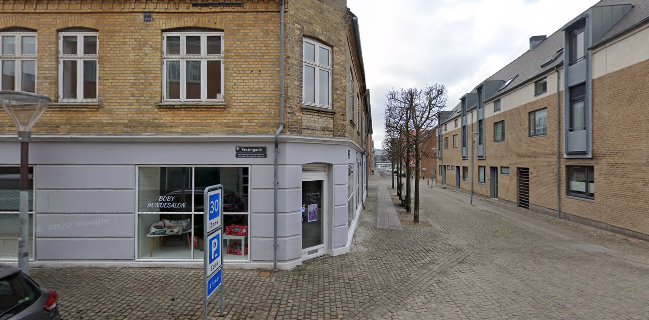 Jazzy’s Cafe’ & Shop ( Cakes,coffee,Asian grocery,Womens Clothing)