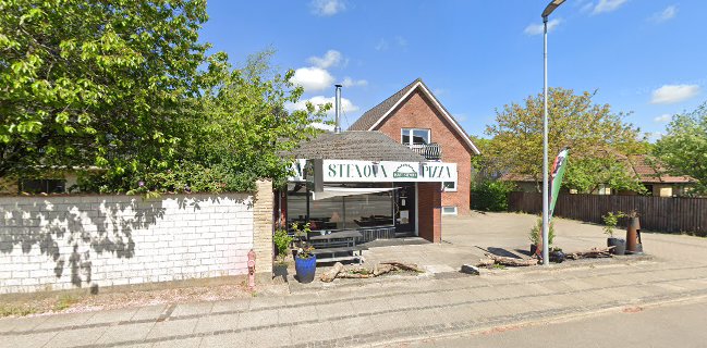 Charlottes Pizza & Grill