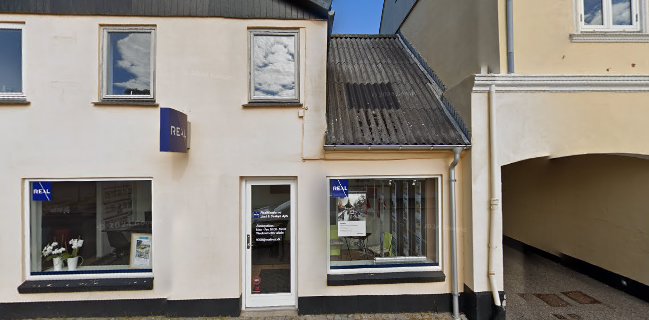 Comentarii opinii despre Mina's Sandwich & Grill