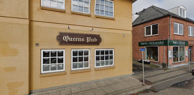 Queens pub