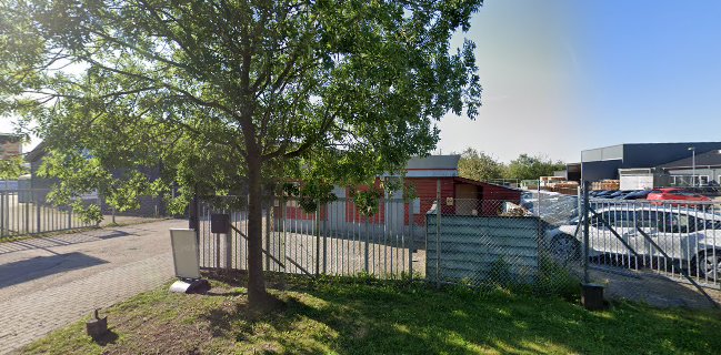 Hos Bagger Eftf Yen Giau Huynh