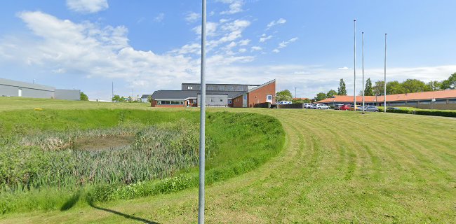 v / Bastian Bar & Natklub