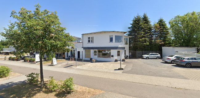 Royal Sandwich & Salatbar v/Duygu Aydemir