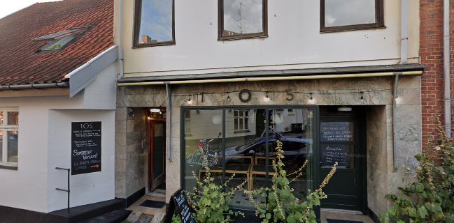 105 bar og køkken